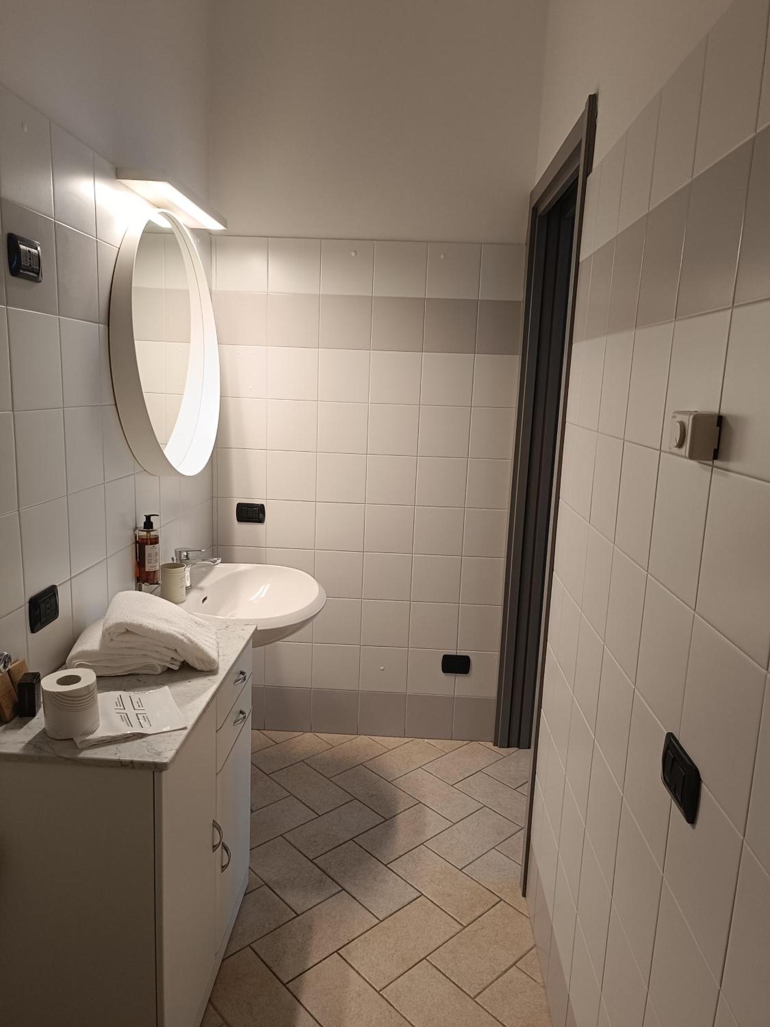 Residence Borromeo チェザーノ・モデルノ エクステリア 写真